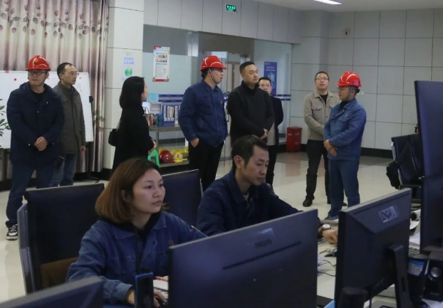 1705278418274169.png 市經(jīng)信局副局長(zhǎng)付小峰率隊(duì)到集團(tuán)調(diào)研.png